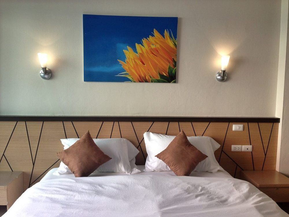 Chitra Suite Pattaya Exterior foto